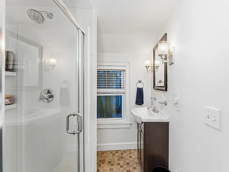 17 N Pleasant St #1 — Photo 12