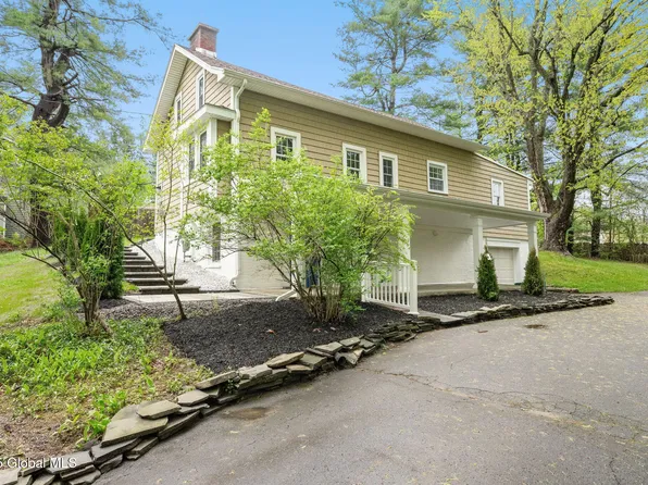 305 McCormack Road, Albany, NY 12208