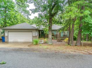 9 Camelford Ln, Bella Vista, AR 72714