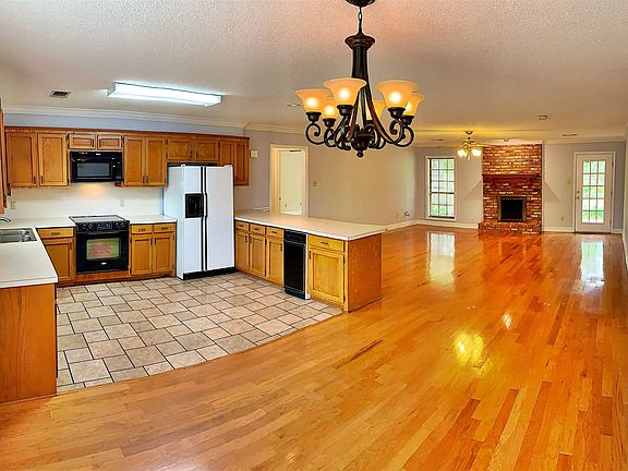 4th image of 84 Lakeview Park Dr #8