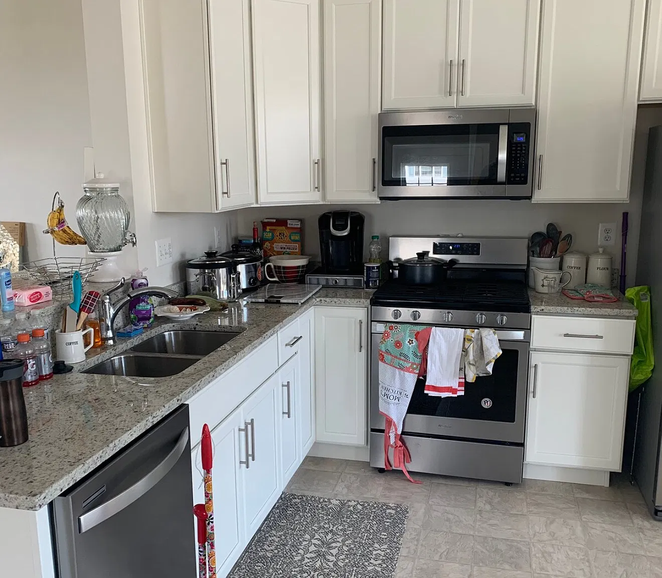 3 bed, 2048 sqft, $2,700 — Photo 2