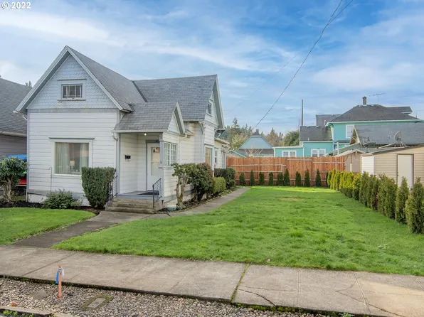 410 4th St, Oregon City, OR 97045