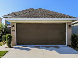 1049 Atlantic Ave, Fruitland Park, FL 34731
