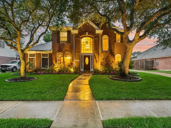 3226 Pleasant Cove Ct, Houston, TX 77059