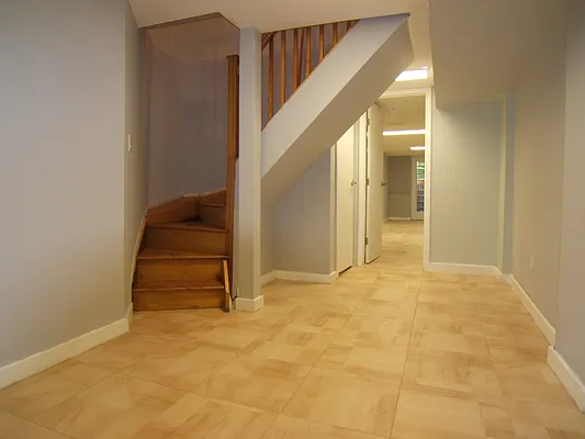 Rented by Joel Weisz, LREB | media 4