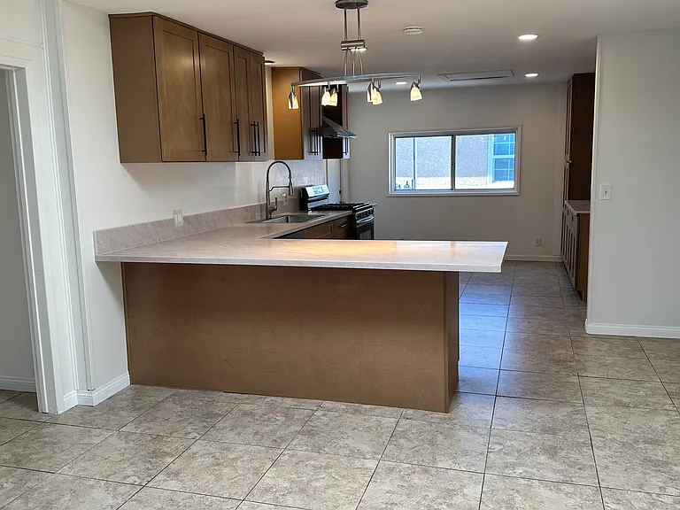 17317 Ardmore Ave — Photo 3