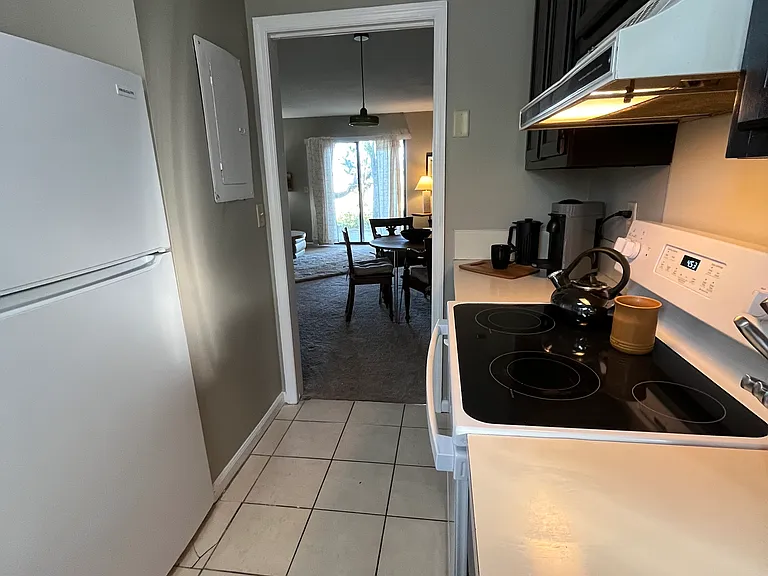 511 Saint Charles Ct — Photo 18