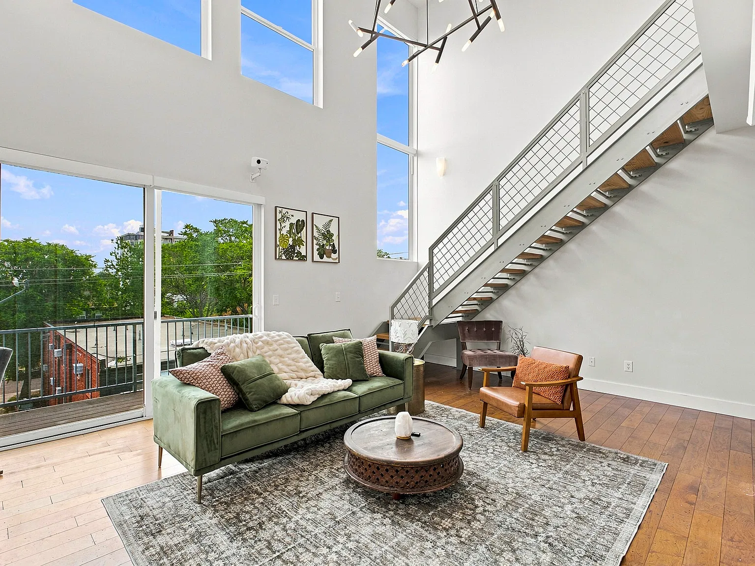 2 bed, 1216 sqft, $3,300 — Photo 1