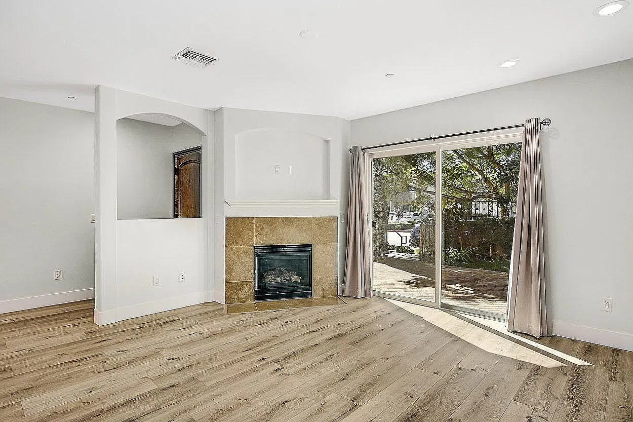 2 bed, 1500 sqft, $5,200 — Photo 4