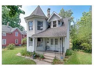 815 Forest Ave photo 1