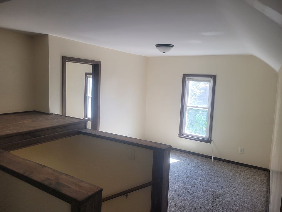 Top of stairwell / 2nd Living room