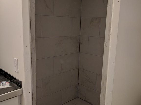5th image of 342 Richard Ter SE