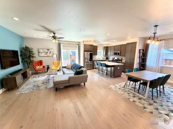 1412 Dogwood Drive, Santa Rosa, CA 95403