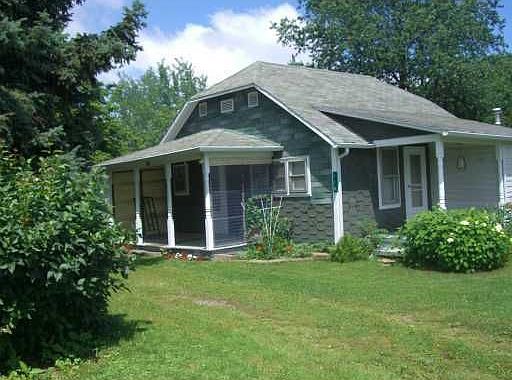 2nd home on property, cute cottage