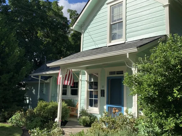 101 5th St, Dayton, OR 97114