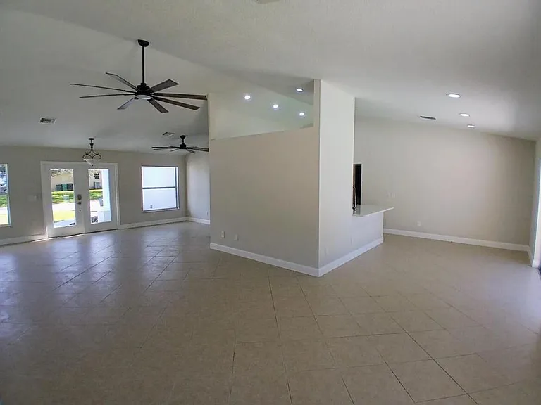 3450 SW Martin St — Photo 3