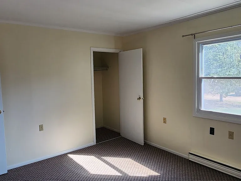 39 Medbury Ave — Photo 11