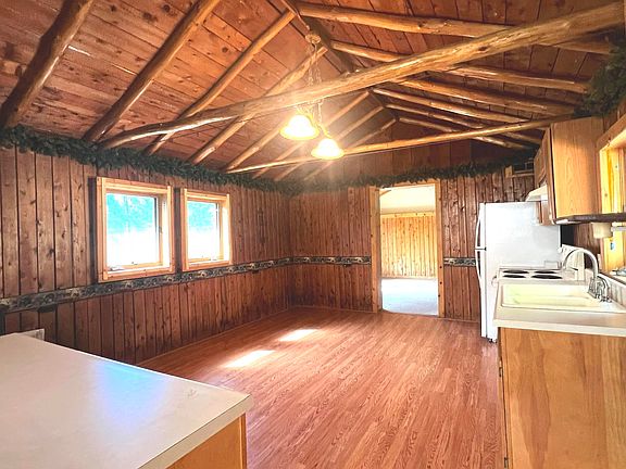 5th image of 305 N Beverly Dr