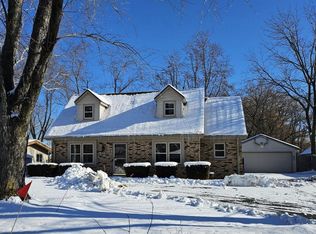 10166 S Nicholson Rd, Oak Creek, WI 53154