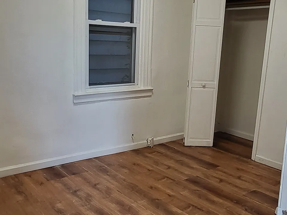 23 Doremus St #1