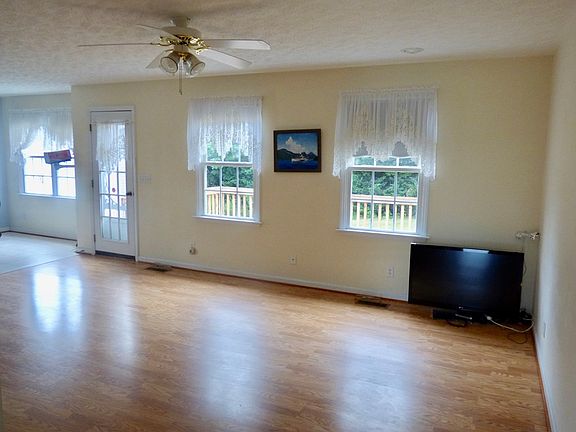 5th image of 335 Pleasant View Dr
