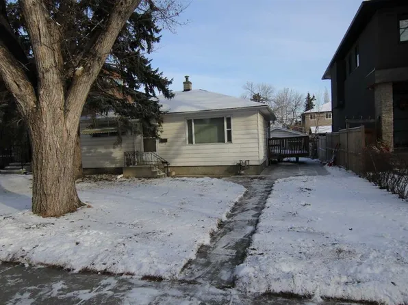 4008 W 2nd St NW, Calgary, AB T2K 0Y6