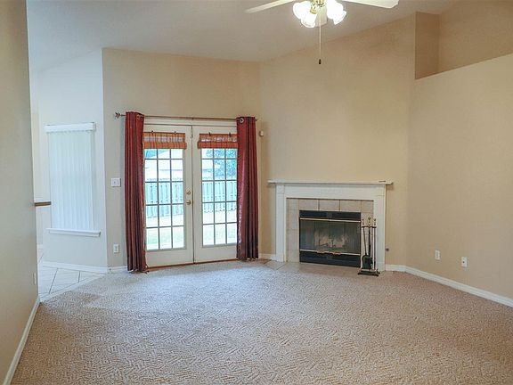 3rd image of 6728 Hallendale Dr