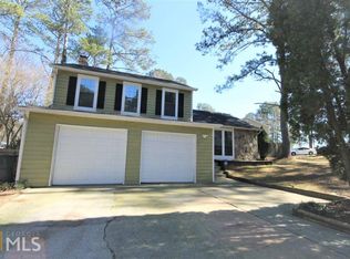 539 Burnt Creek Dr, Lilburn, GA 30047