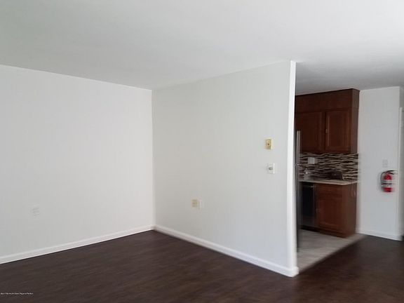 4th image of 1018D Aberdeen Dr