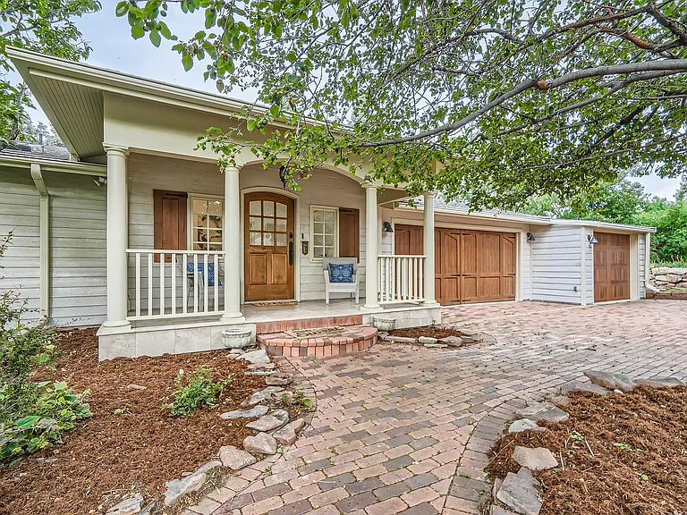 3782 Wonderland Hill Ave — Photo 1