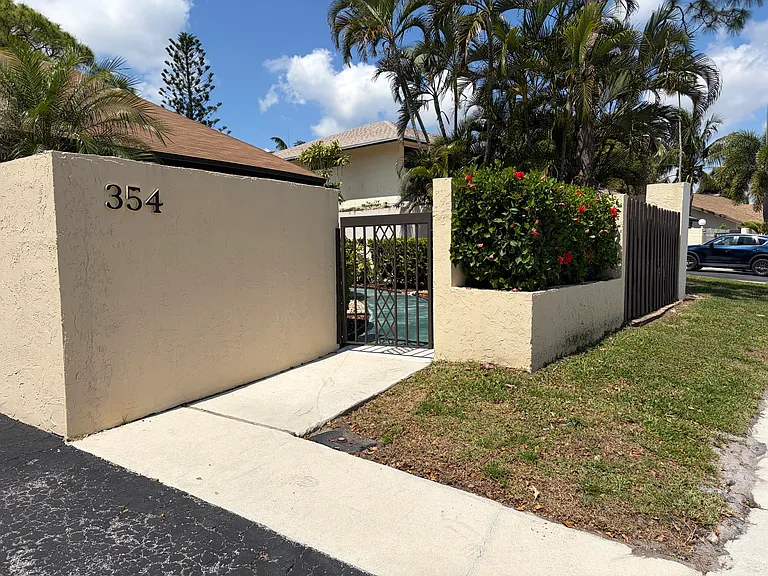 354 SW 28th Ave — Photo 45