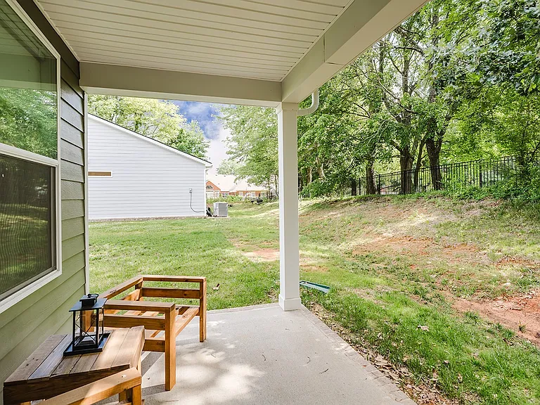 9016 Gant Dr — Photo 27