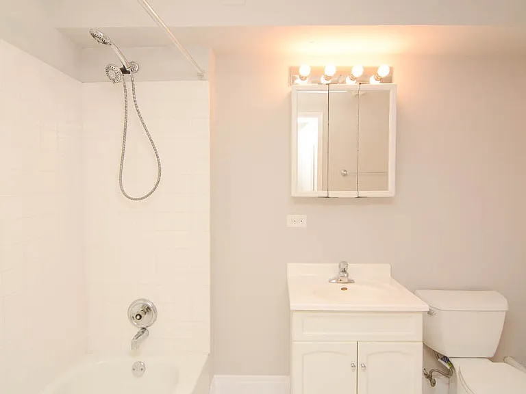 5736 N Winthrop Ave #410 — Photo 18