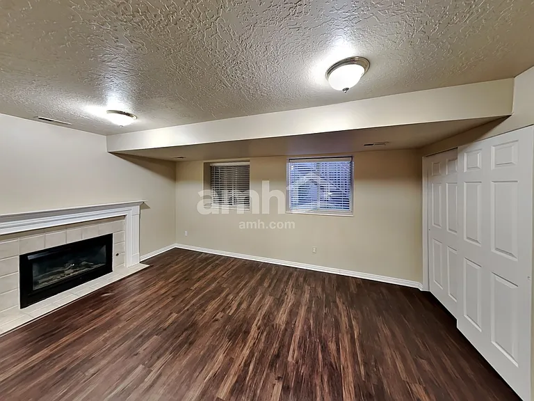 536 S 925 E — Photo 19