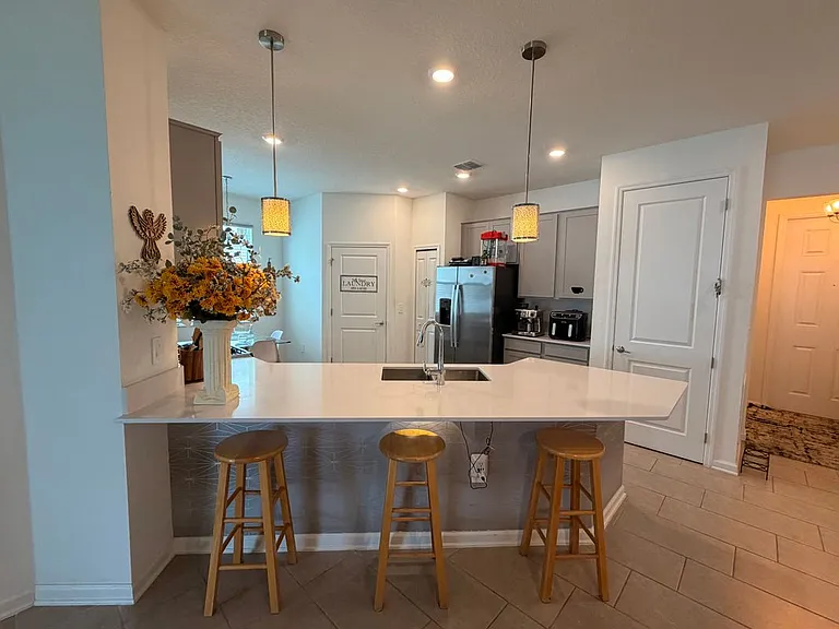 9502 Revere Ave — Photo 10