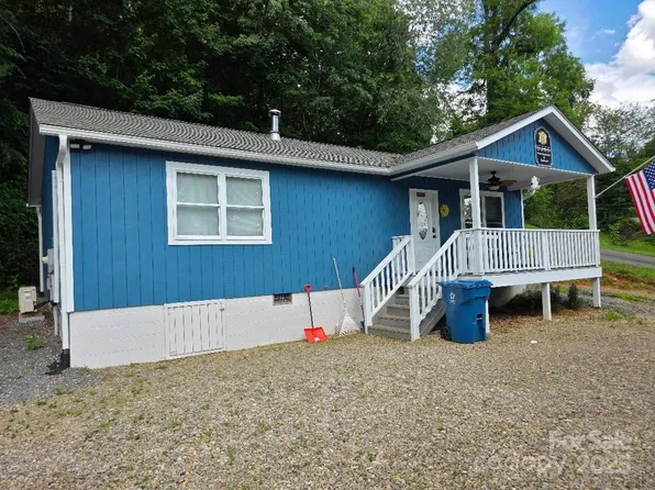 14 Yellow Brick Ln, Burnsville, NC 28714