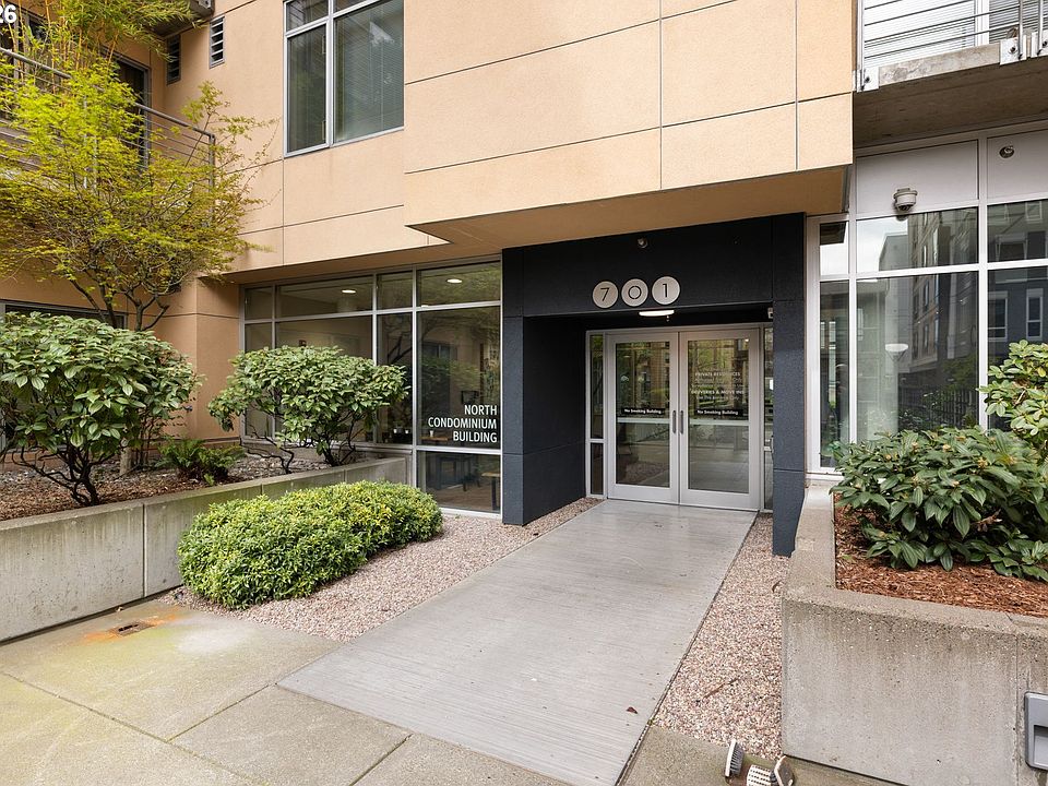 1st image of 701 Columbia St APT 105