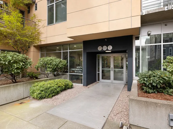 701 Columbia St APT 105, Vancouver, WA 98660