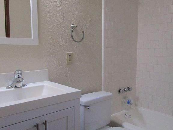 5th image of 862 West Ave #1A