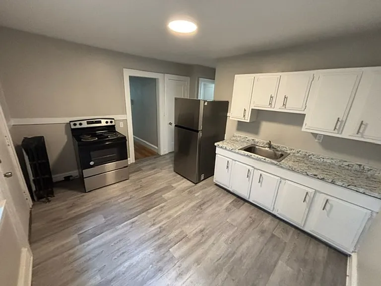 230 Fort Pleasant Avenue 62 Warner St — Photo 3