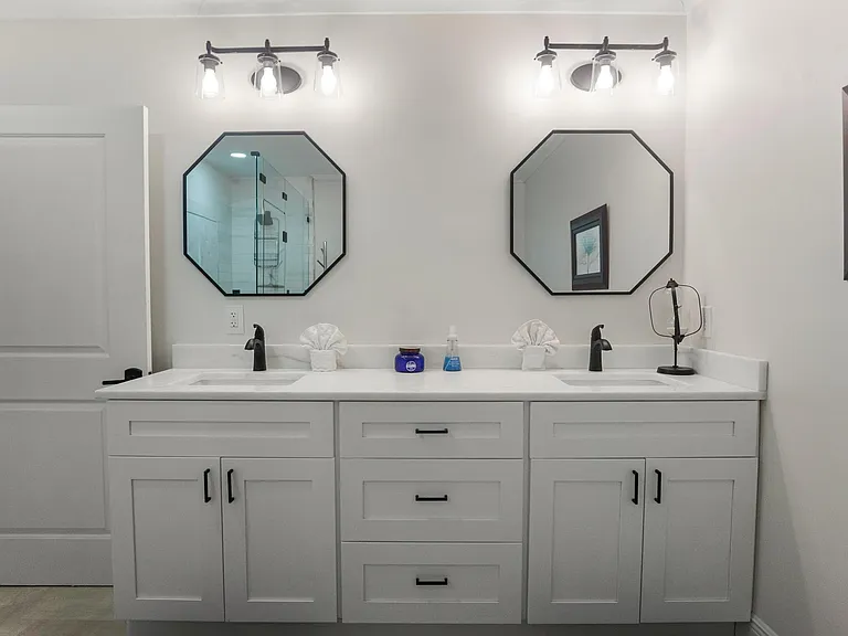 Primary bath with double sinks.