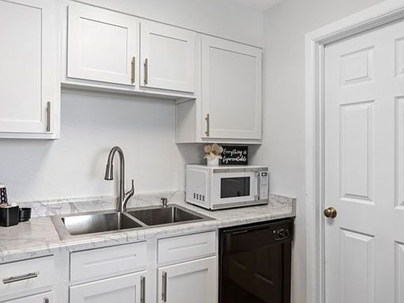 4th image of 180 S 20th Ave #830047634