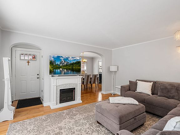 5th image of 5126 N Mulligan Ave