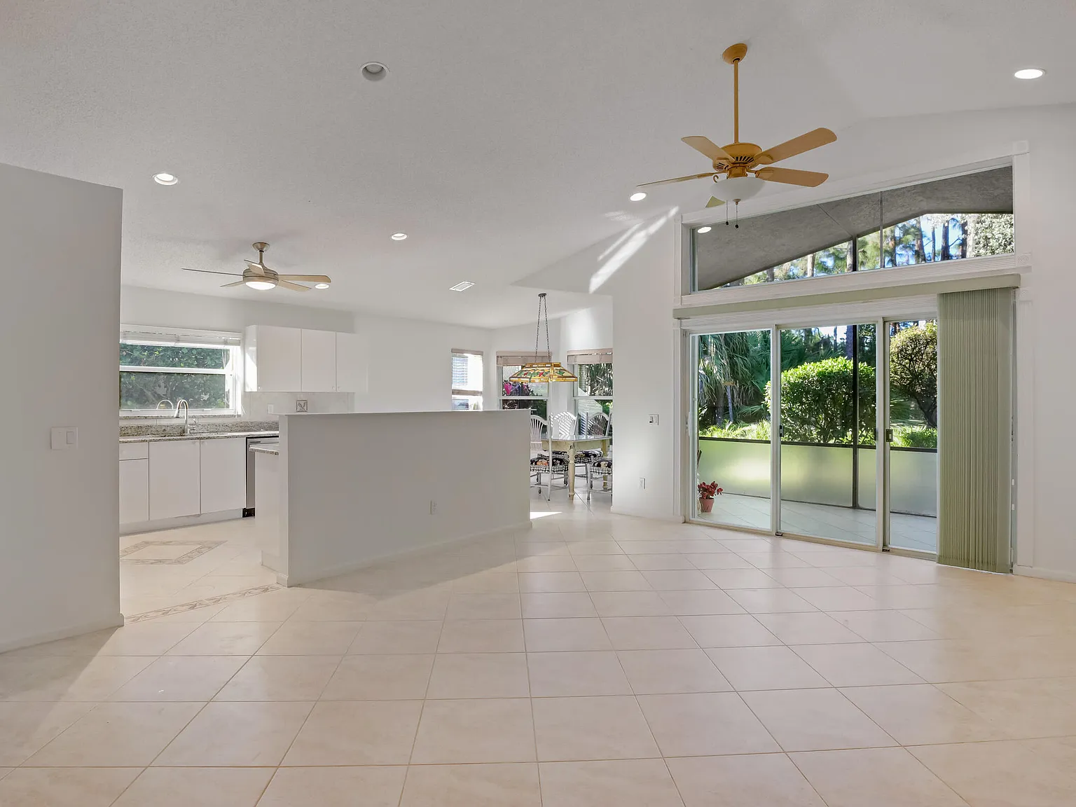 3 bed, 2.0 bath, 1779 sqft, $4,750 — Photo 4