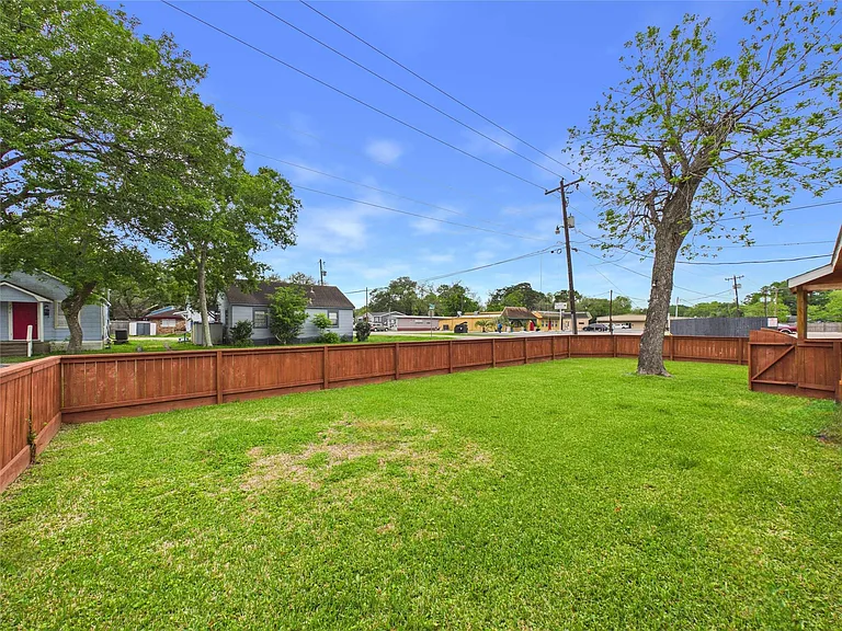 1213 W Sidnor St — Photo 9