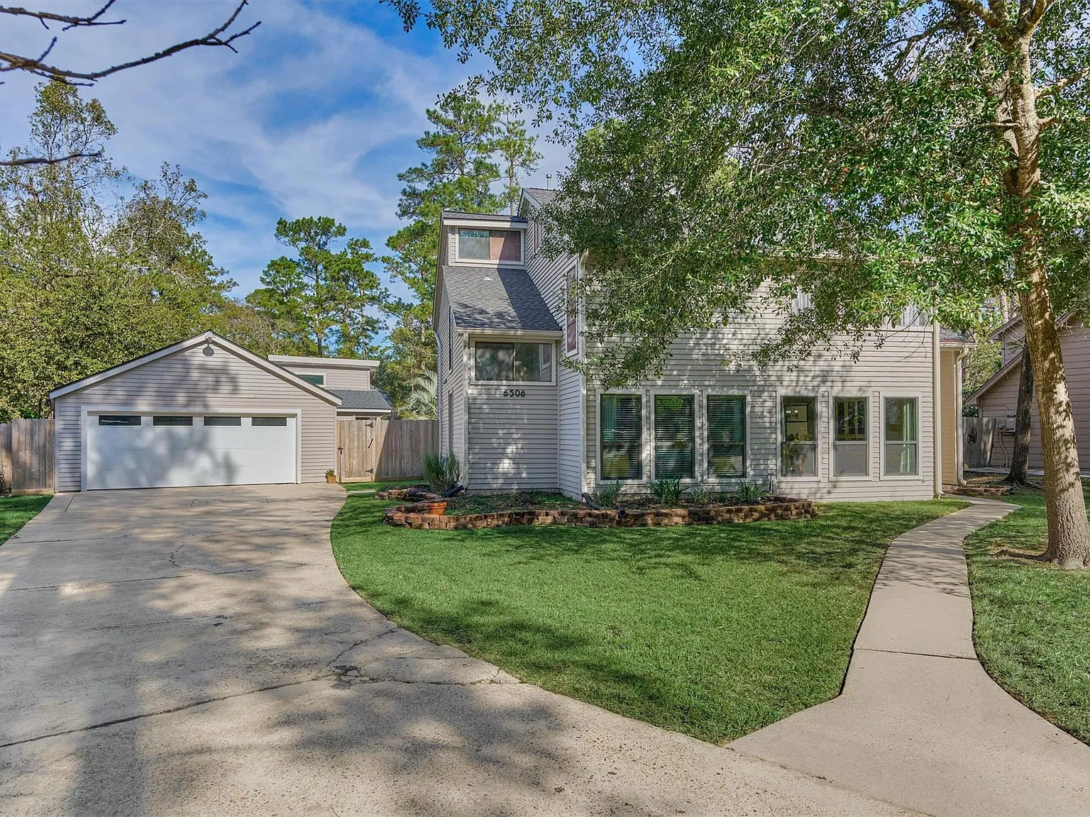 7 bed, 3.5 bath, 3344 sqft, $4,200 — Photo 3