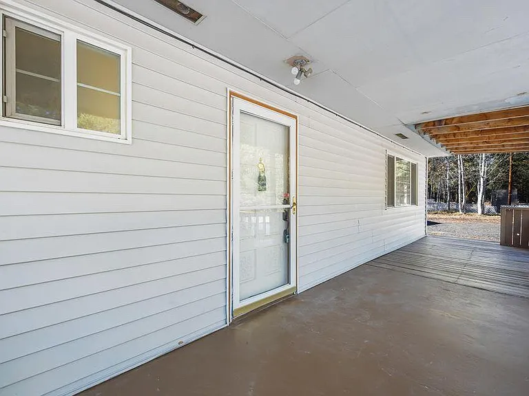 15969 Jacobsen Rd — Photo 14