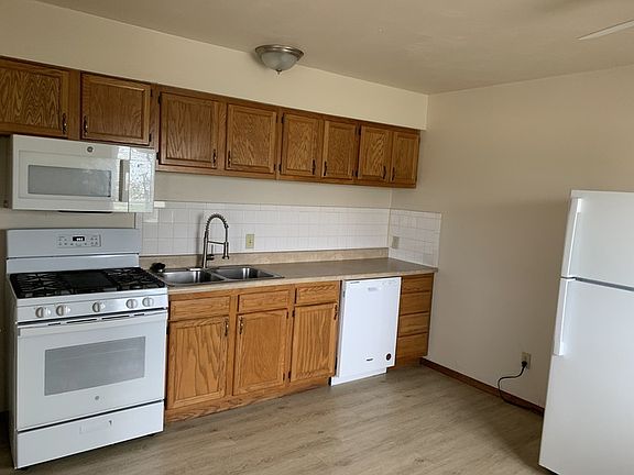 4th image of 909-909 W Boundary St