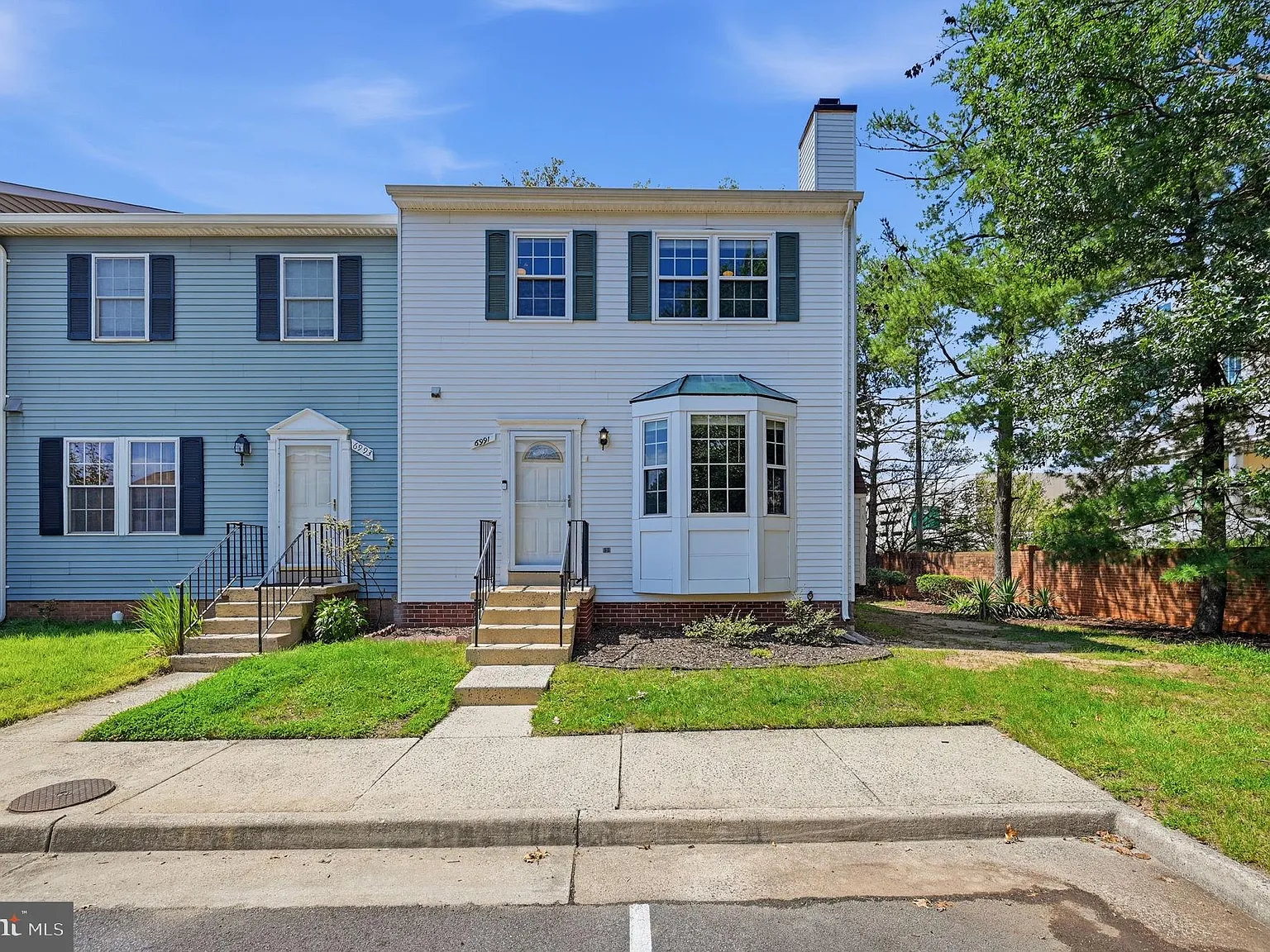3 bed, 3.5 bath, 1999 sqft, $3,450 — Photo 2