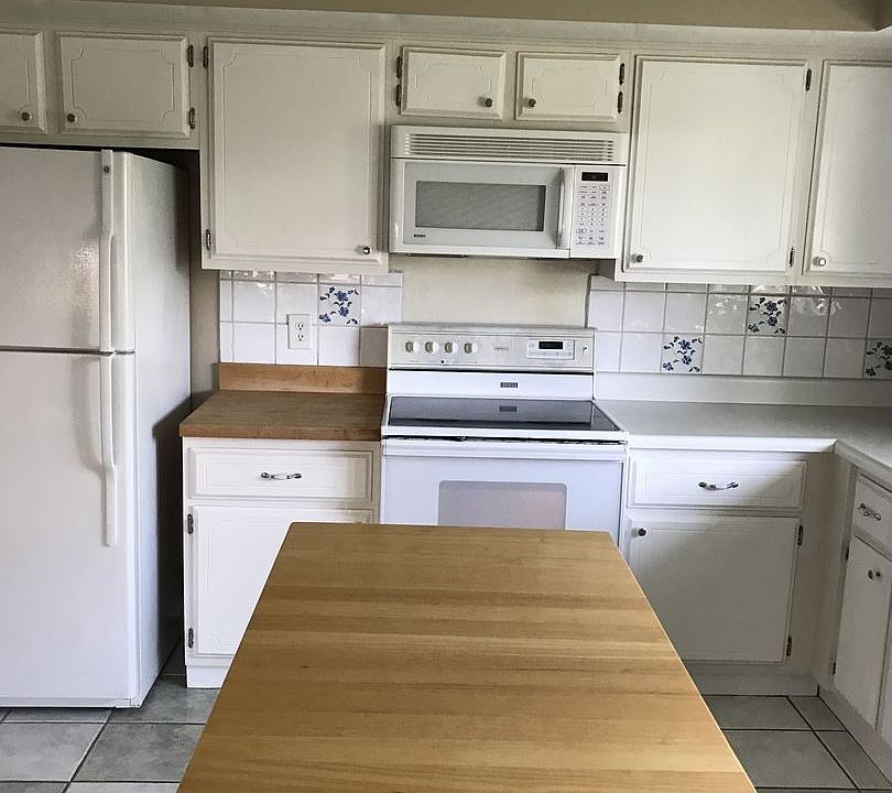 1st image of 213 W Clara Ave